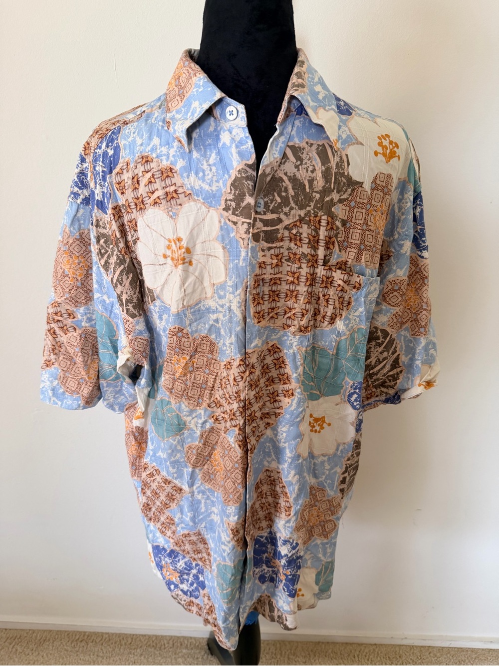 Men's  Tori Richard button up silk shirt
